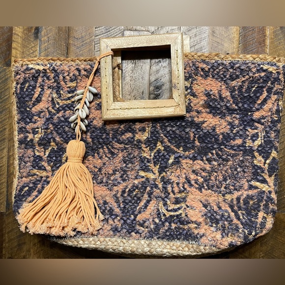 Straw tote bag! NWOT - Picture 1 of 6